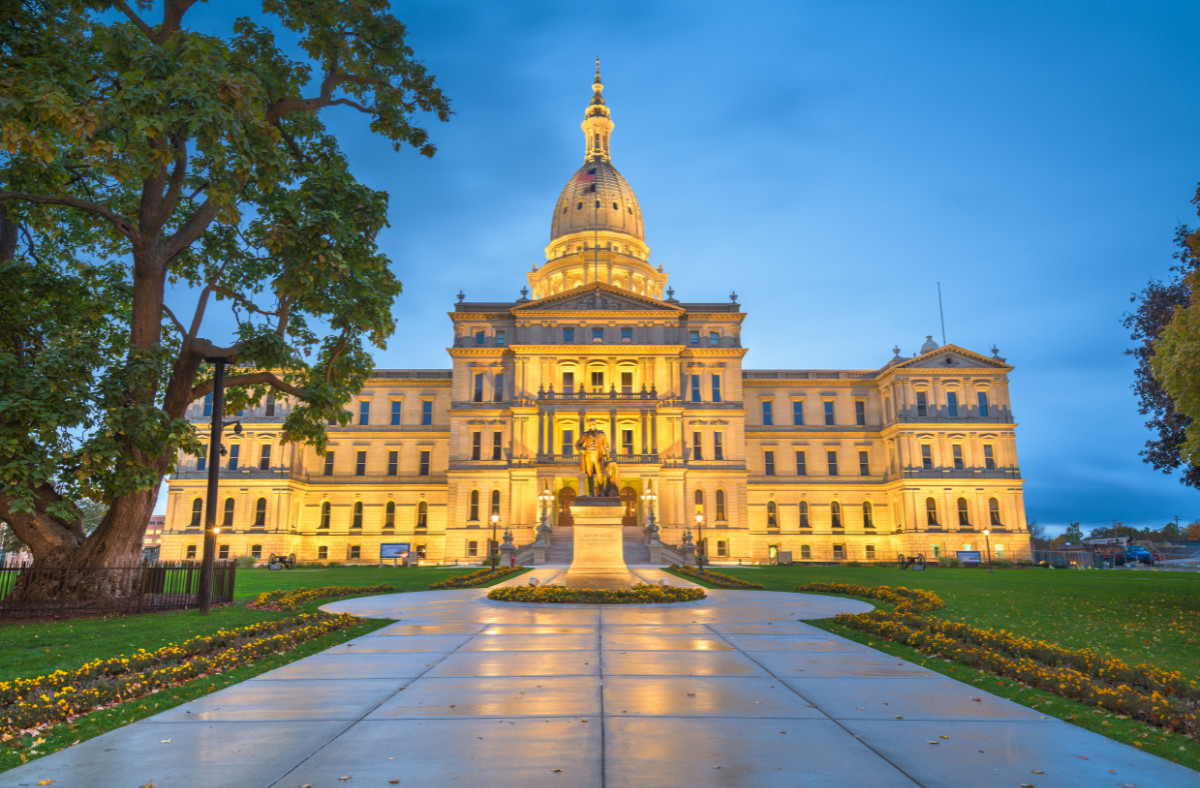 Photo of Michigan's Capitol building