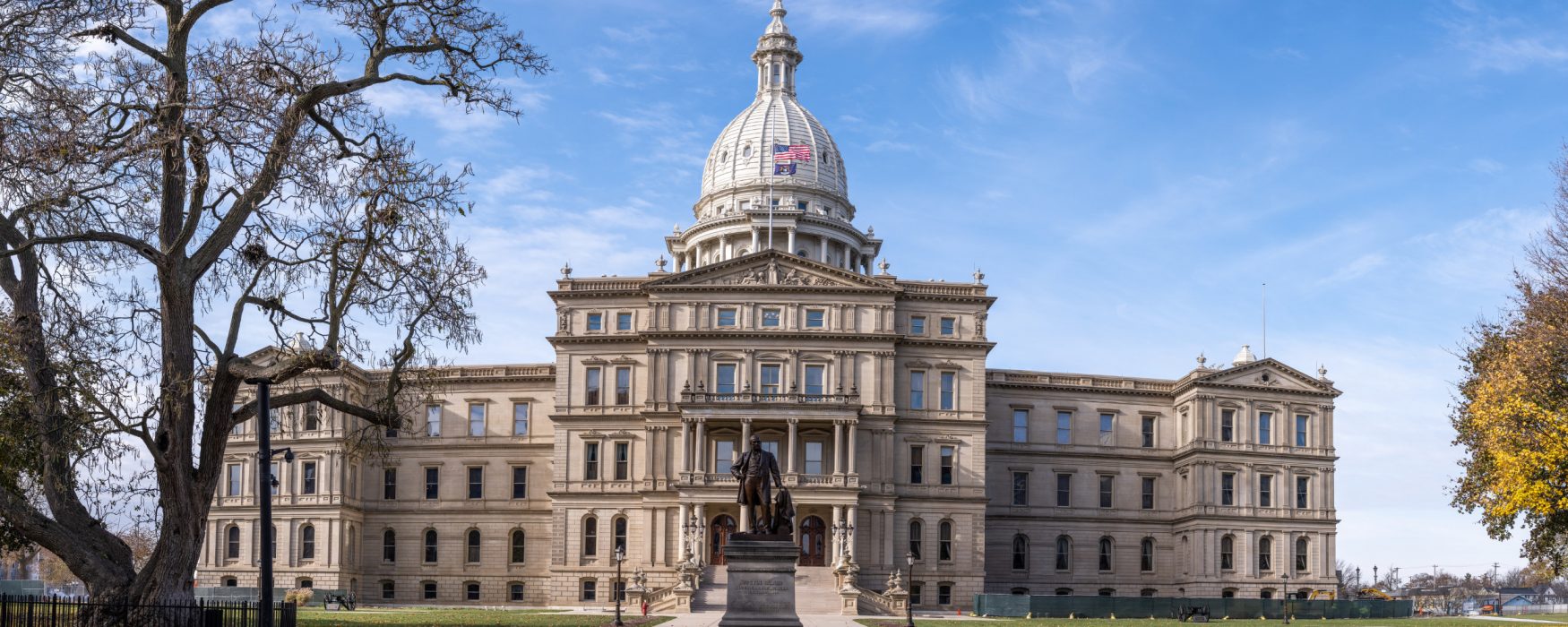 Image of the capitol building in Lansing, Michigan