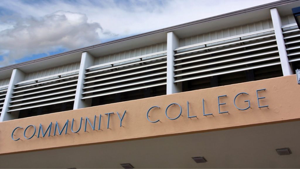 Image of a community college building
