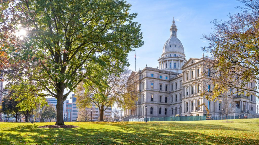 Placeholder image of the state capitol building for Legislators of the Year award