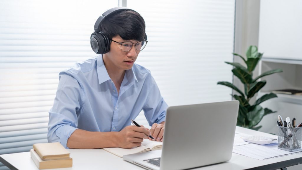 person demonstrating learning from the new miui computer system